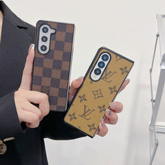 Retro Fashion Embossed Fold Case